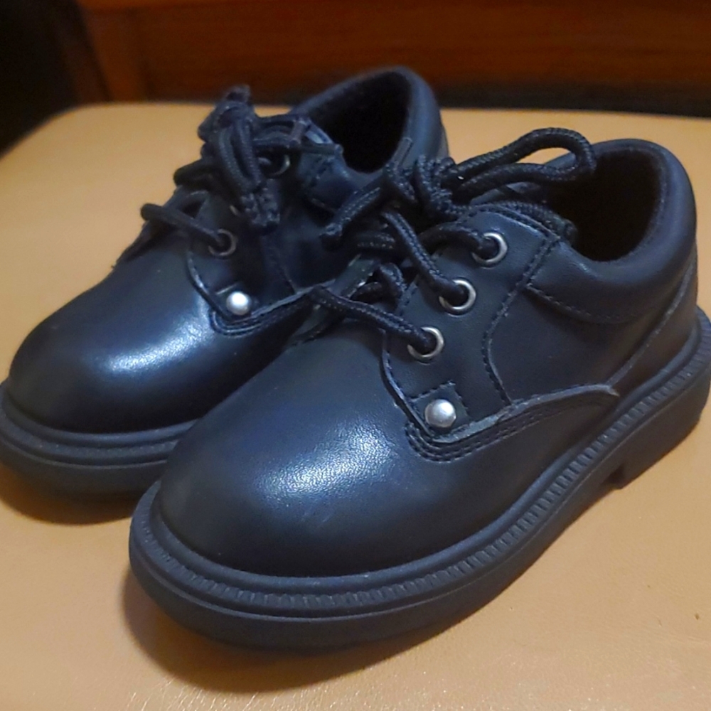Kids dress shoes